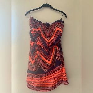 EXPRESS strapless chevron printed sundress